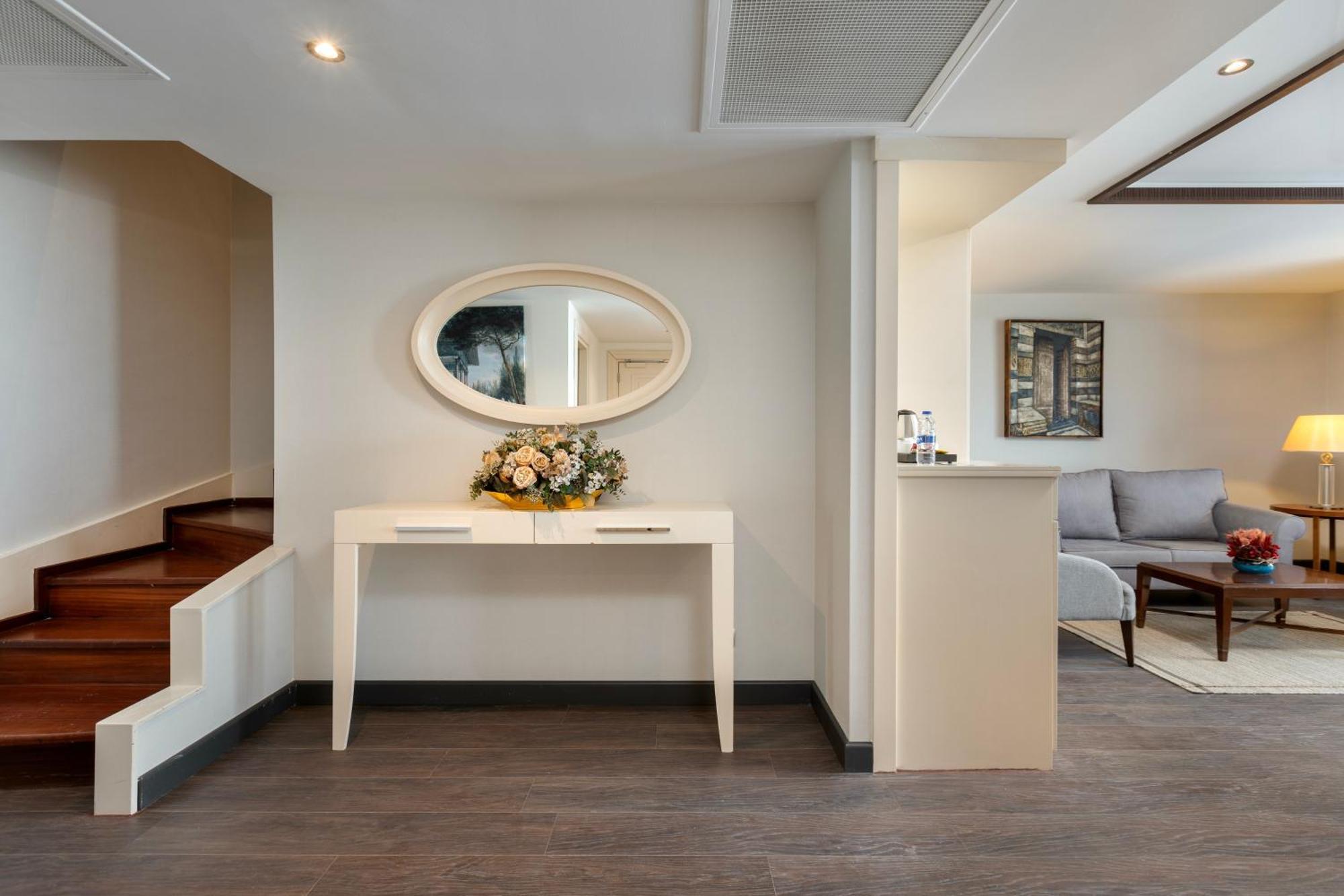 فندق وسبا ميراكل إسطنبول إيربورت اسطنبول المظهر الخارجي الصورة A suite at the hotel